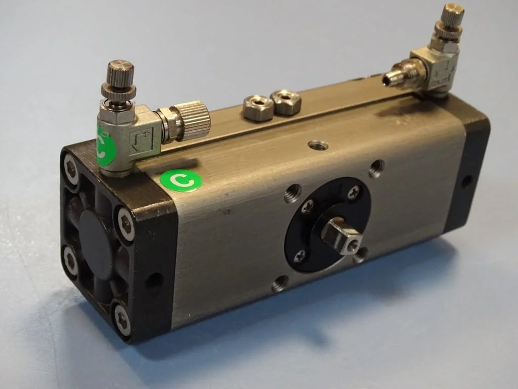 Ротационен актуатор SMC 10-CDRA1BW30-180SP Rotary Actuator — снимка 7