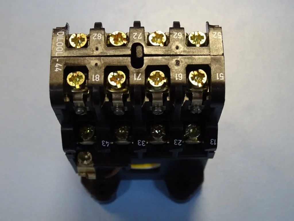 Контактор Klockner-Moeller DIL 00L-44 universal contactor relay 220/240V — снимка 4