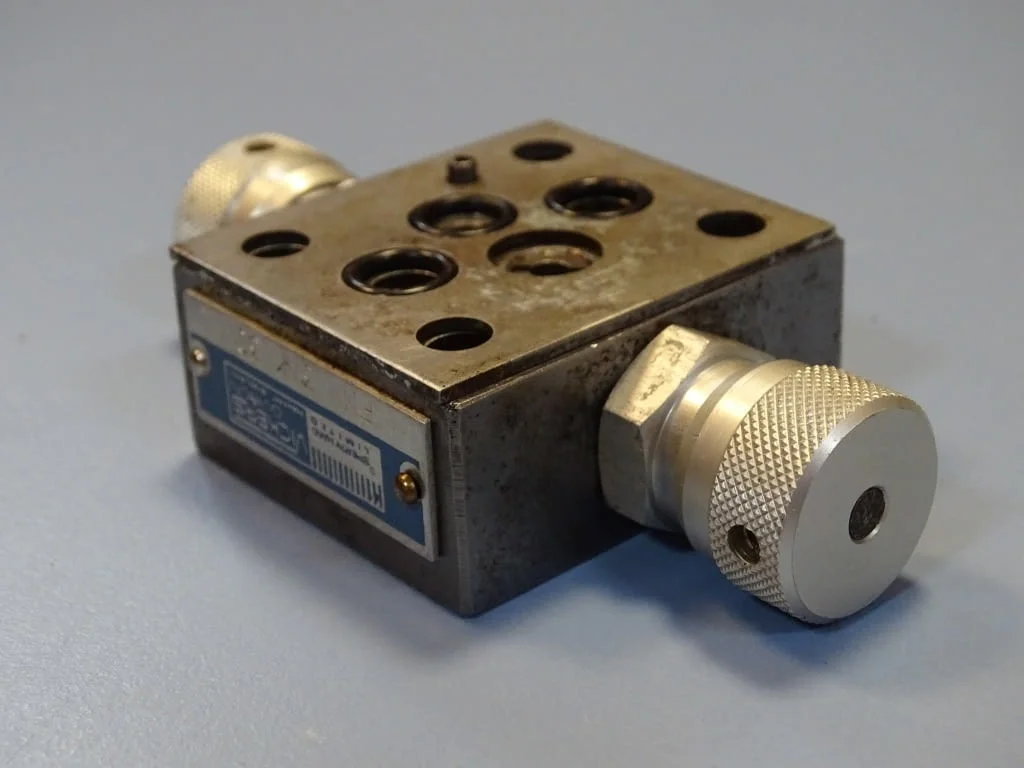 Хидравличен клапан Sperry Vickers FNM 3AK 30 hydravlic check valve — снимка 6