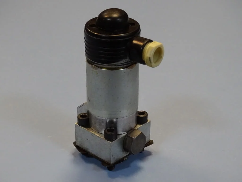 Хидравличен клапан HAWE G3-1 solenoid operated directional seated valve — снимка 2