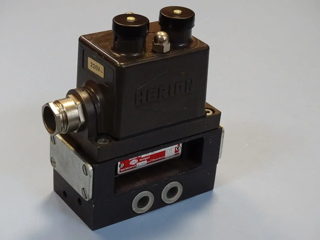 Пневматичен разпределител HERION 26507H72 Solenoid Valve 220V/50Hz — снимка 9