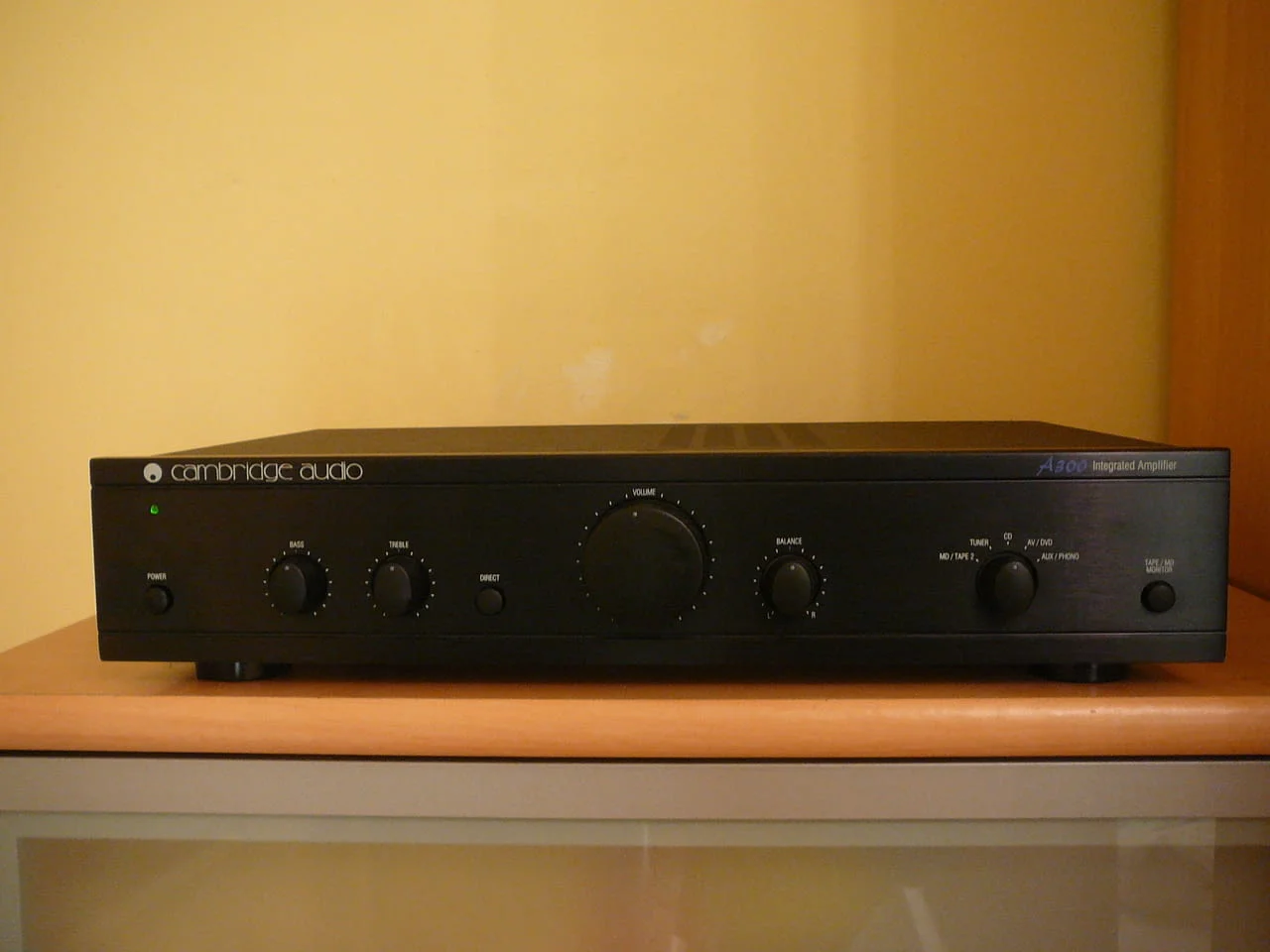 Cambridge audio a 300