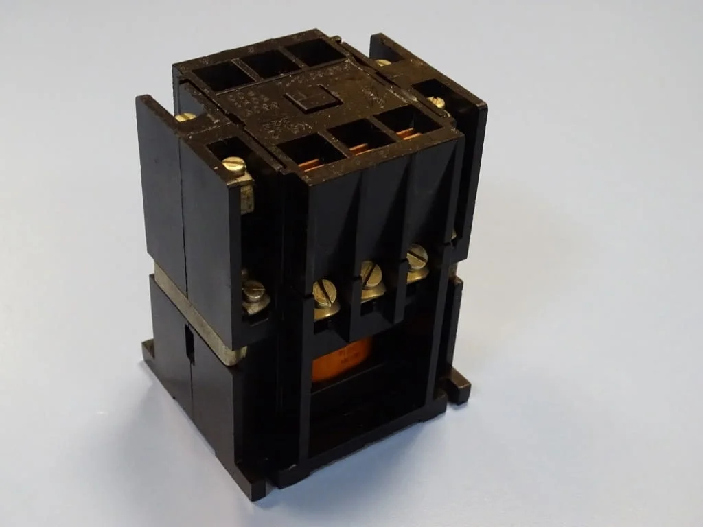 Контактор KB2 ЕАЗ Пловдив 32A, 220V AC — снимка 2