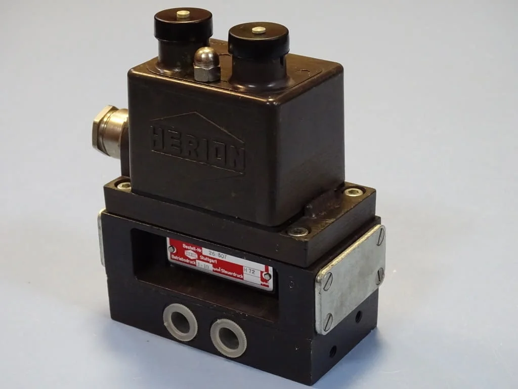 Пневматичен разпределител HERION 26507H72 Solenoid Valve 220V/50Hz — снимка 7