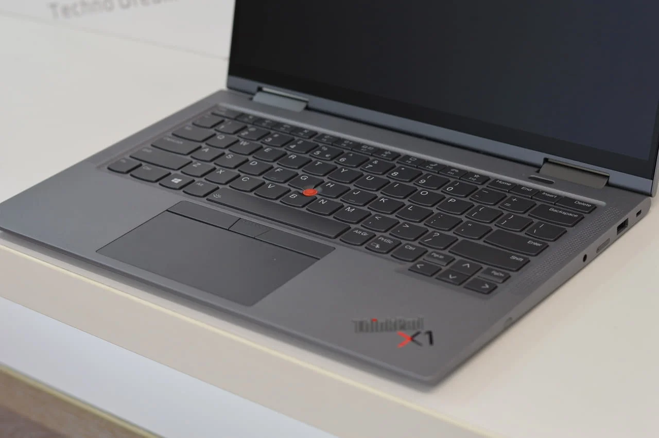 Lenovo ThinkPad X1 Yoga Gen 6 - Intel Core i7-1185G7 / 32GB RAM / 512GB SSD — снимка 6