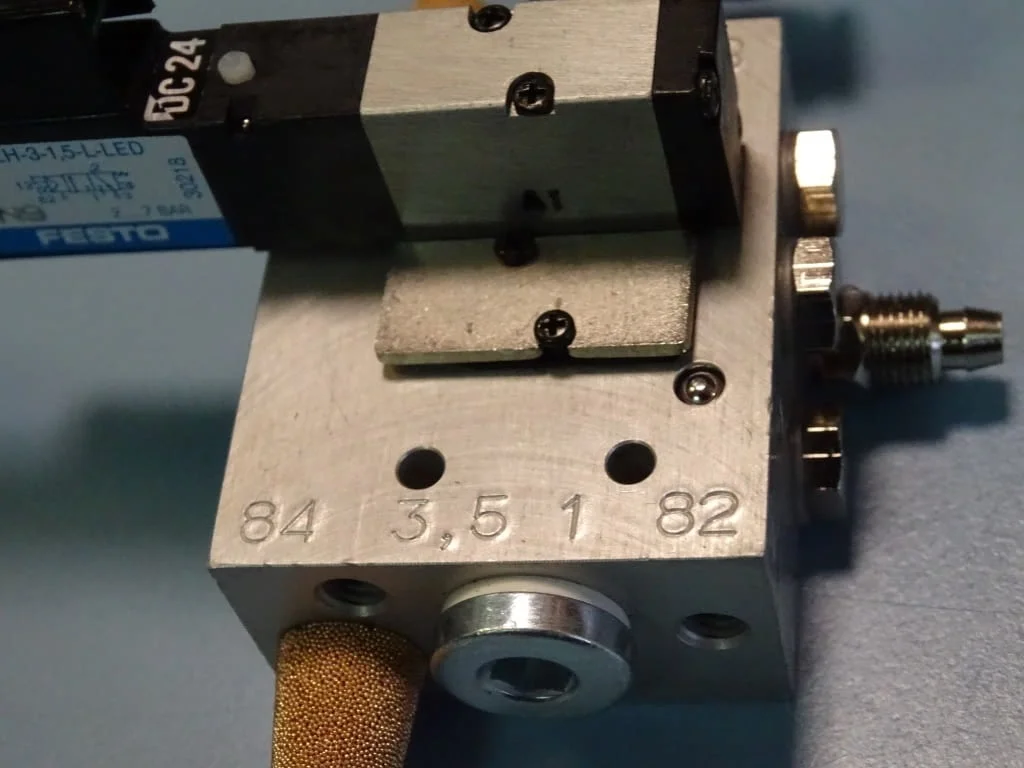 Пневматичен разпределител Festo PRMZ-5-M5-2 / MZH-3-1.5-L-LED Pneumatic valve — снимка 7