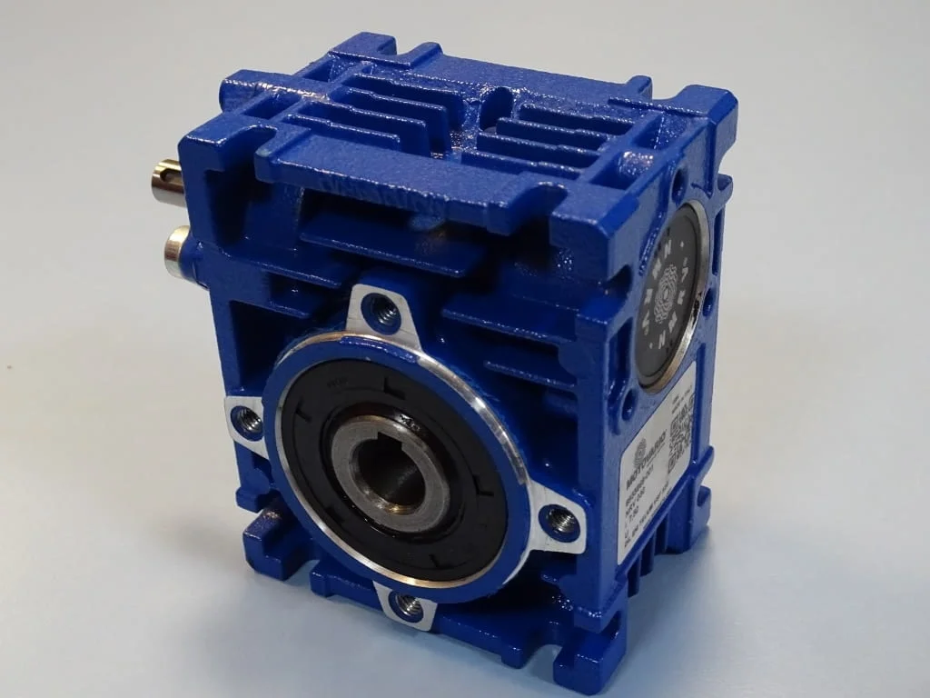 Червячен редуктор MOTOVARIO NRV030 worm gear reducer i:7.5 — снимка 4