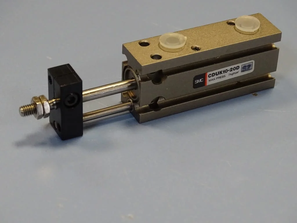 Пневматичен цилиндър SMC CDUK10-20D + 2 сензора SMC D-97 indicator — снимка 5