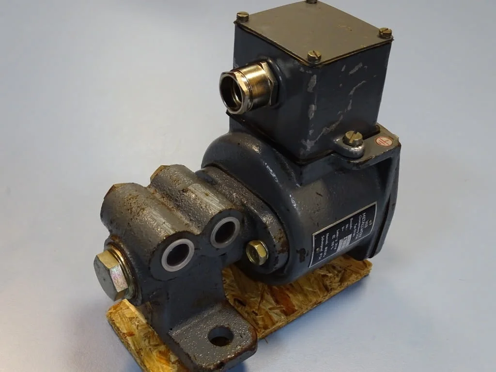 Пневматичен разпределител VEB Metallwerk EV 80 directional valve 48VDC — снимка 3