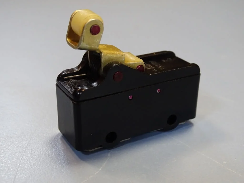 Микро-изключвател МП1107 USSR Micro Limit Switch 10A 660VAC/440VDC — снимка 2