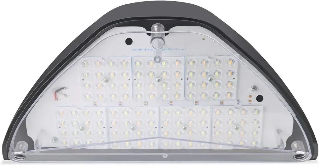 Bright Source Outdoor 28w вградена LED триъгълна метална стенна лампа, фотоклетка, IP65, 3300lm — снимка 2
