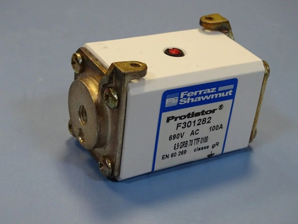 Предпазител Ferraz Shawmut Protistor F301282 Fuses 6.9GRB70TTF0100 100A 690VAC — снимка 2