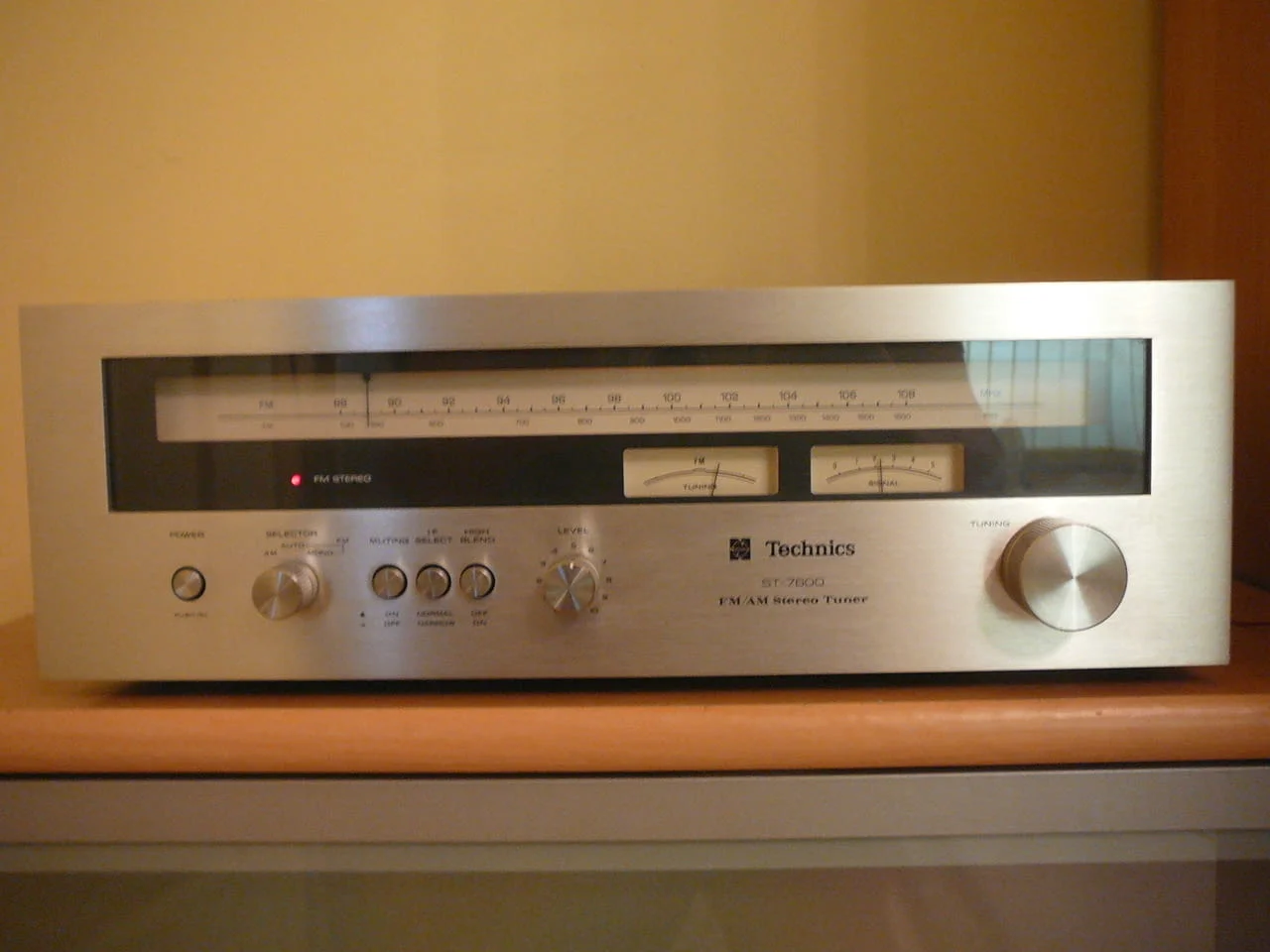 Technics st-7600