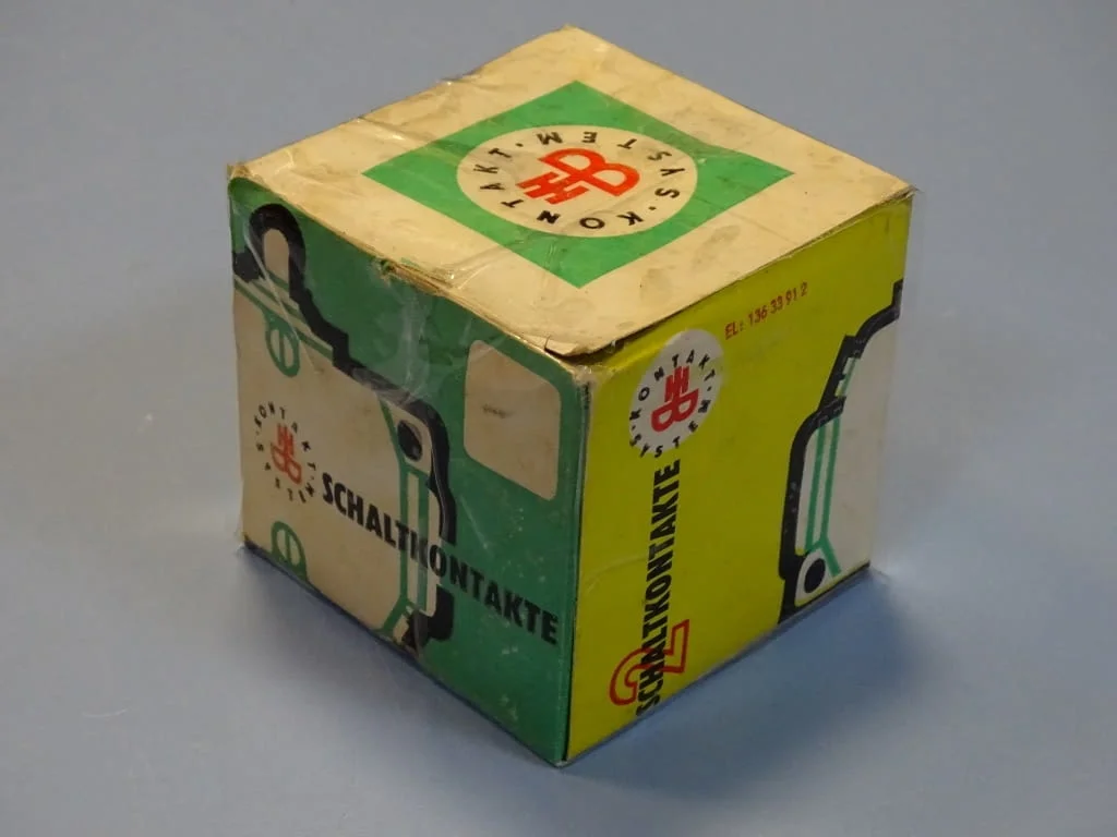 Краен изключвател VEB Electroschaltgerate Robotron PWU1 Limit Switch 6A 500VAC — снимка 7