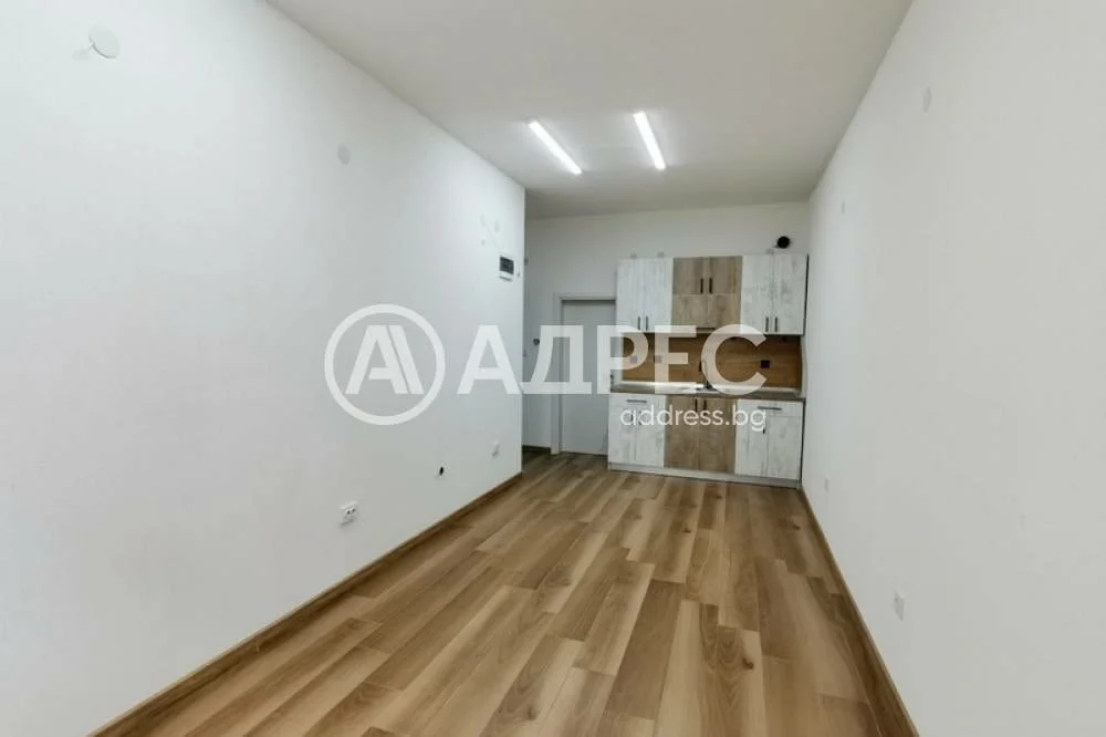 Атрактивен нов офис под наем в централната част на гр. Сандански