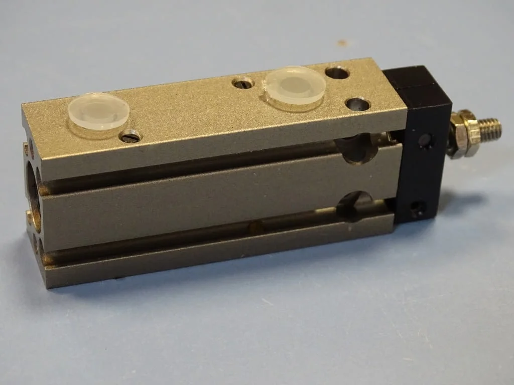 Пневматичен цилиндър SMC CDUK10-20D + 2 сензора SMC D-97 indicator — снимка 4