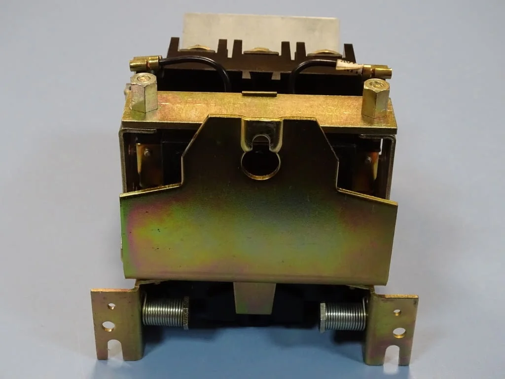 Контактор UNELEC ROC 80U(UTE C63-110) contactor 63A 110V — снимка 8
