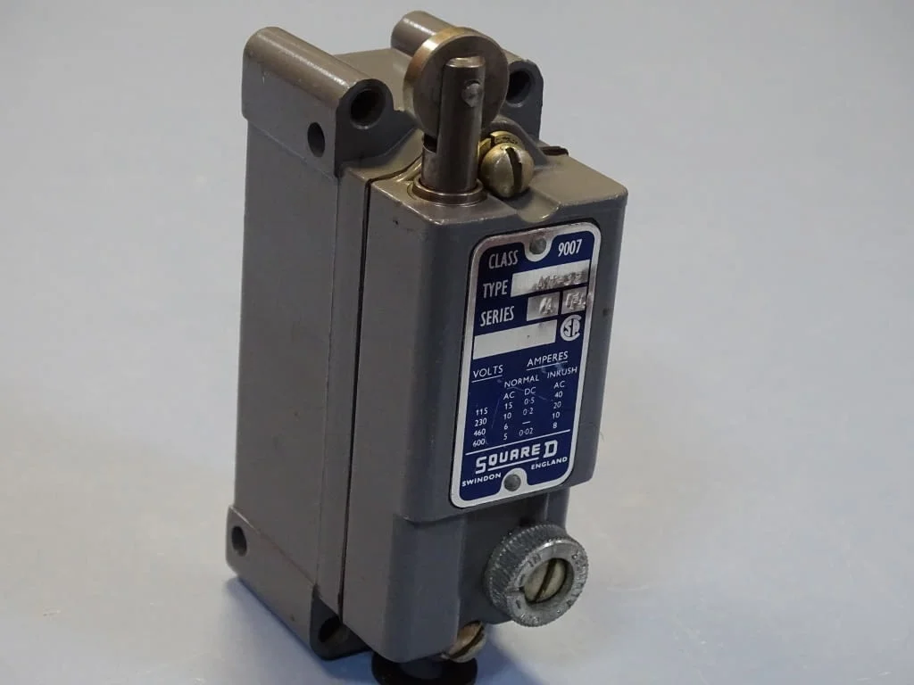 Изключвател краен SQUARED AW-32 limit switch 10A — снимка 3
