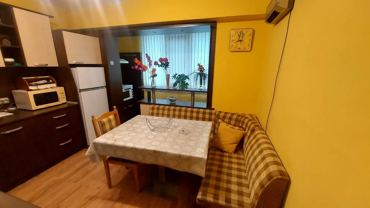 Тристаен апартамент в кв.Македонски, гр.Хасково — снимка 9
