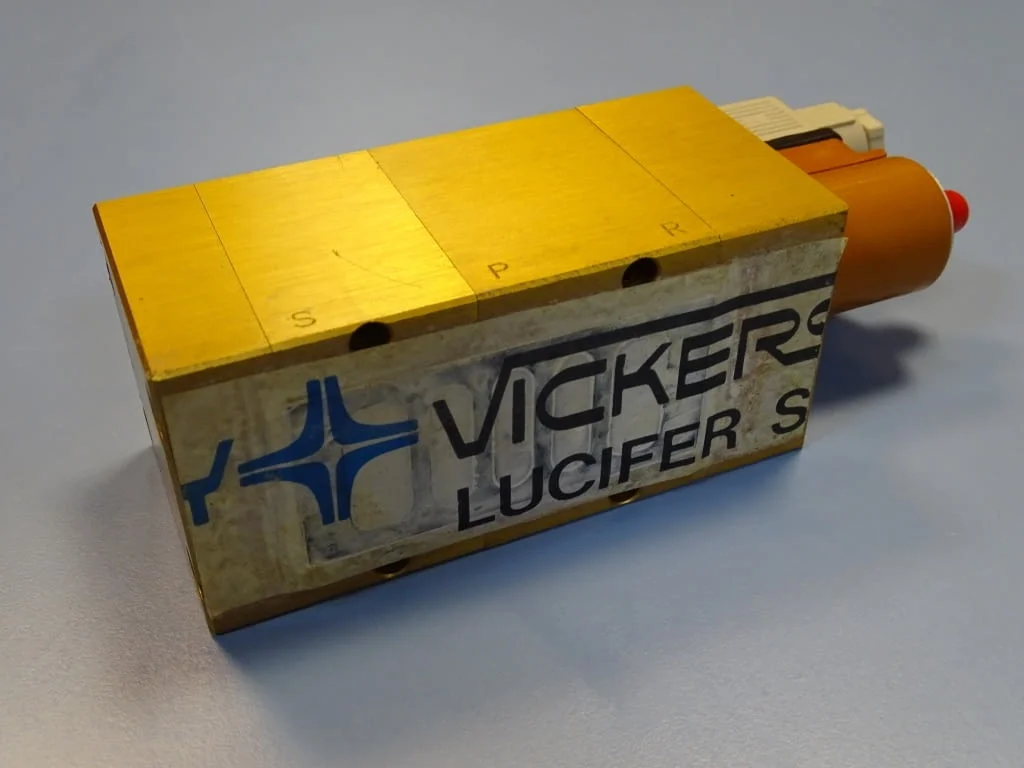 Пневматичен разпределител Lucifer 341L21A15 pneumatic solenoid valve 24VDC — снимка 6