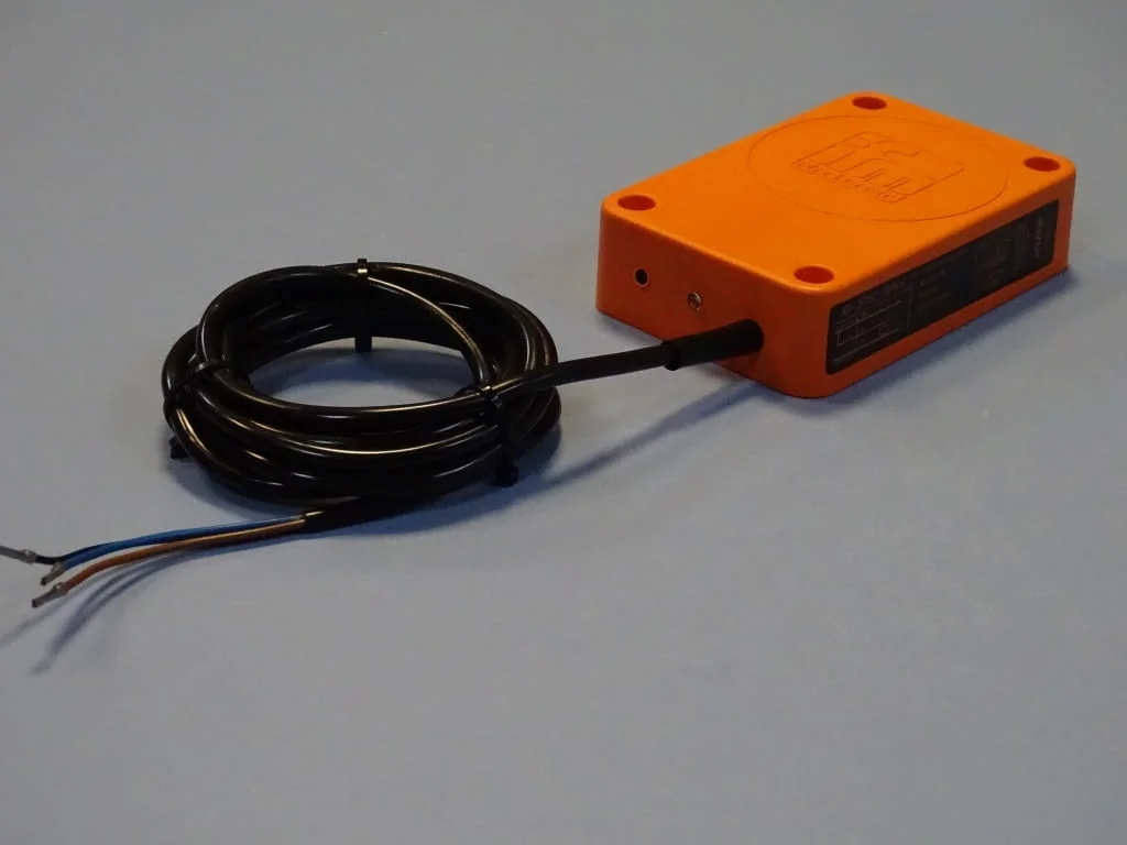 Индуктивен сензор EFECTOR ID-3050-BPKG inductive sensor 250mA — снимка 9