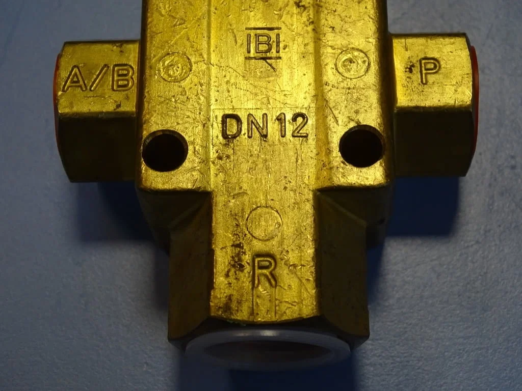 Магнет вентил Burkert 344-D solenoid valve 24VDC G1/2 — снимка 7
