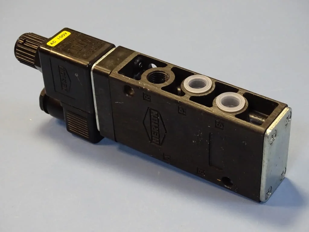 Пневматичен разпределител SHOKU-HERION 5ER-8E solenoid valve 100VAC — снимка 4
