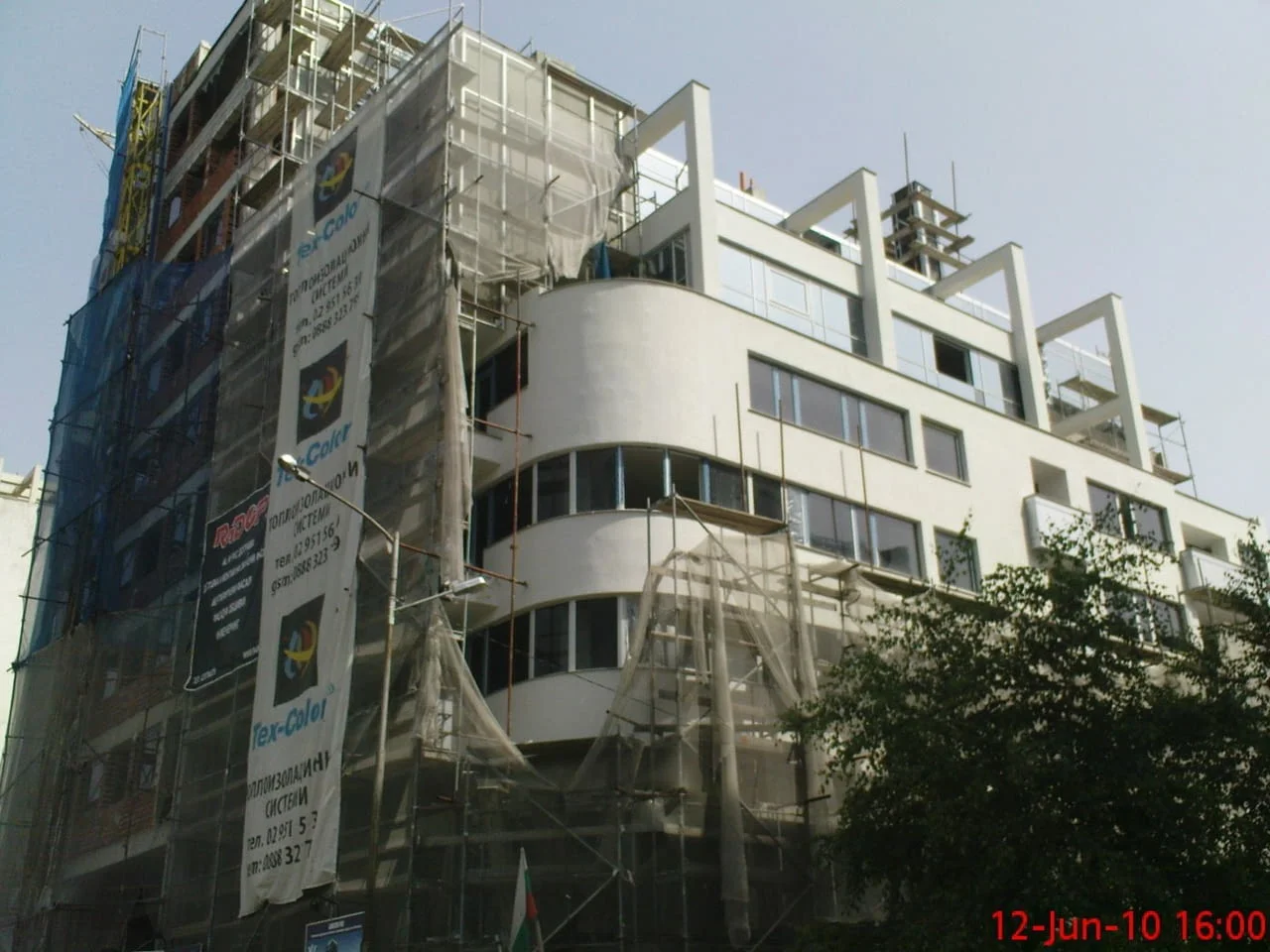 Продавам гараж на партер 67 кв.м с витрина, Лозенец, до метро — снимка 3