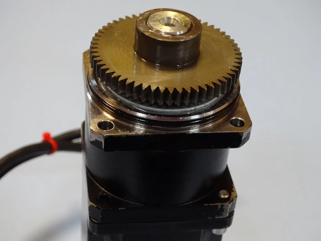 Серво мотор MITSUBISHI HC-KFS43-S23 AC servo motor 129V 3000min-1 — снимка 8