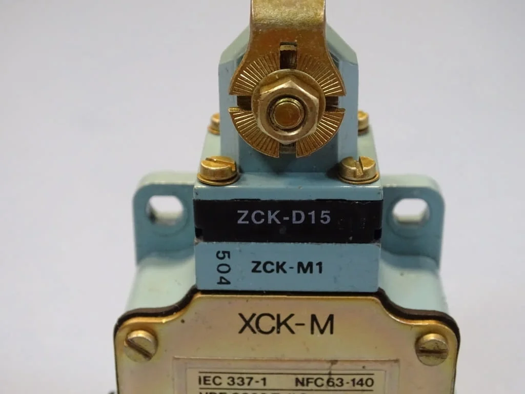 Краен изключвател Telemecanigue XCK-M115 Limit Switch 240VAC — снимка 5