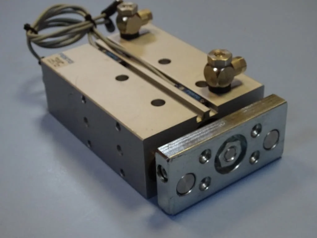 Пневматичен цилиндър Festo DFM-25-80-P-A-GF Guided drive/Linear guide — снимка 4