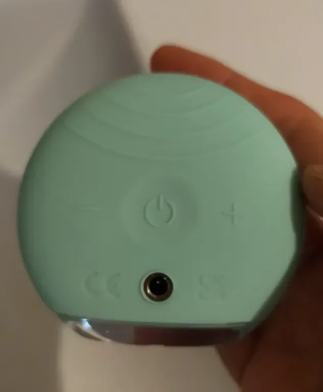 FOREO Luna 4 go Четка за почистване на лице и стягащ масажор за лице — снимка 7