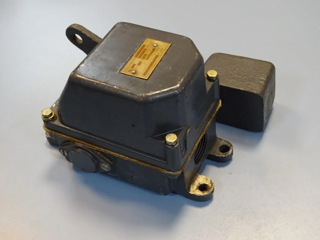 Краен изключвател с противовес за кран, телфер, хаспел USSR КУ-703 Limit Switch 10A 380V — снимка 5