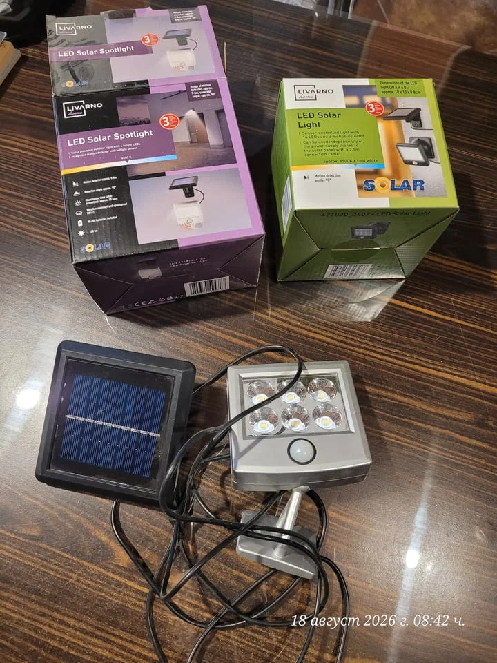 Соларни LED прожектори със сензор за движение (LED Solar Spotlight) — снимка 4