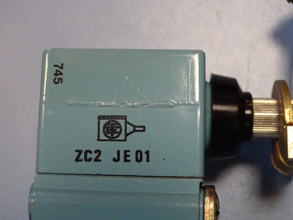 Изключвател краен Telemecanique XC2-JC/ ZC2 JE01/ XC2 JC4/ ZC2 JY11 Limit Switch — снимка 3