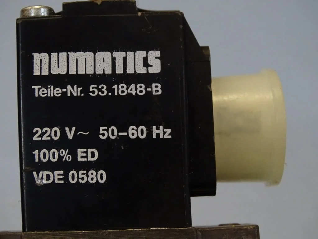 Пневматичен разпределител Numatics AV12EM4HS16 Solenoid Valve 220VAC — снимка 5
