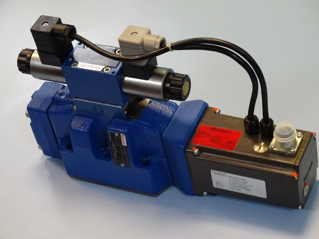 Хидравличен разпределител Rexroth 4WRKE 16 E200L-32/6EG24ETK31/A1D3M Control Valve — снимка 5