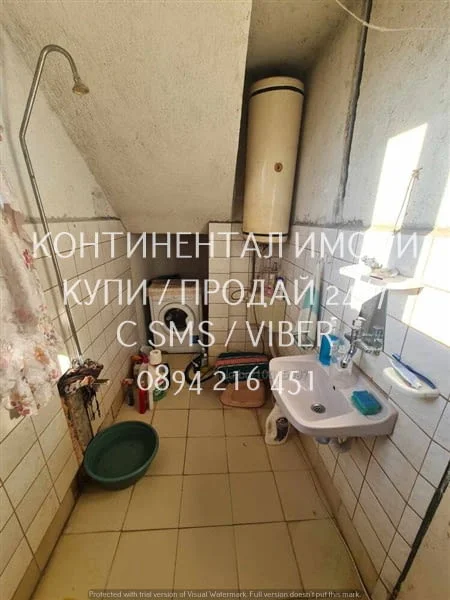 Код 63064. Триетажна тухлена къща 180м2 с двор 900м2 — снимка 7