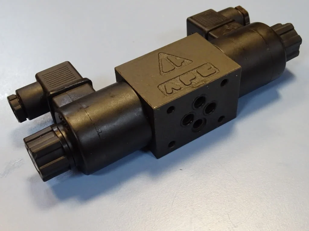 Хидравличен разпределител WINMAN DFA-02-3C2-D24-35C-3L directional valve 24VDC — снимка 5