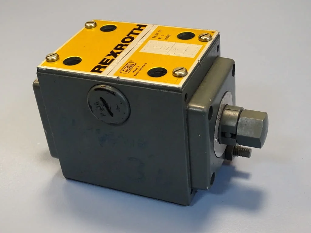 Хидравличен изключвател Rexroth FMR10P33-12/0 directional control valve