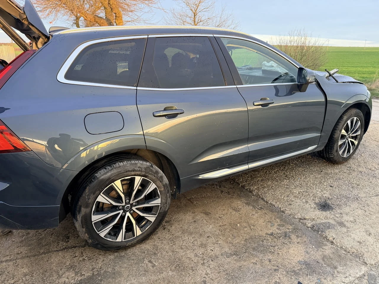 Volvo XC60 2 B5 Mild-Hybrid AWD 2.0 дизел, двигател D420T2, 235 кс., 4x4, автоматик, 2024г., 15 000 — снимка 5