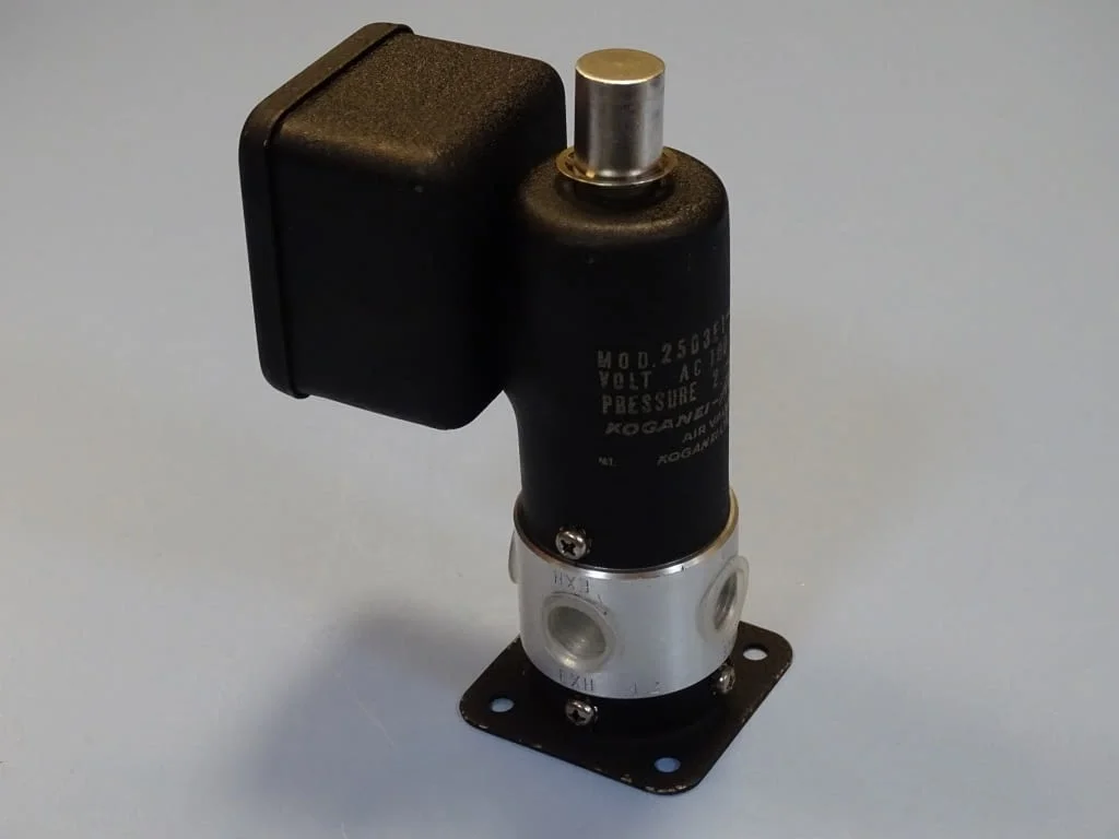 Пневматичен разпределител KOGANEI 2503E1-T Air Valve 100V AC/DC 2-8Bar