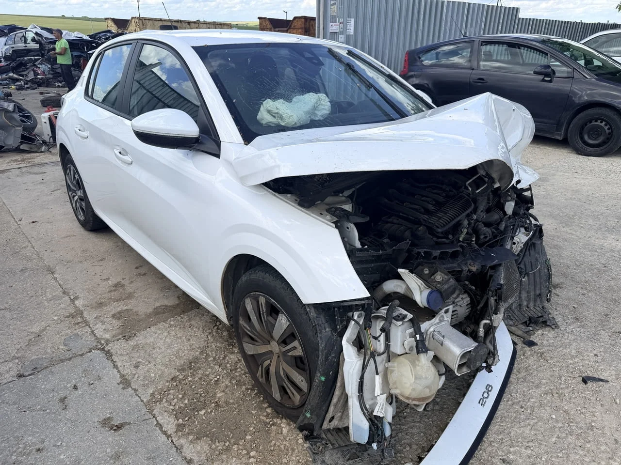 Peugeot 208 1.2 PureTech, двигател HMH, 75 кс., 5 ск., 45000 км., 2022г., евро 6D, Пежо 208 1.2 Pure — снимка 3
