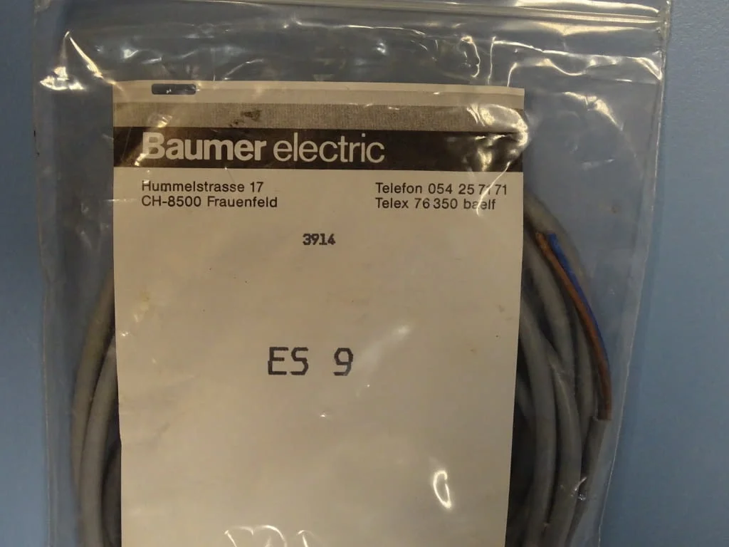 Индуктивен датчик Baumer Electric IFR 06.26.35/S8/L inductive sensor — снимка 3