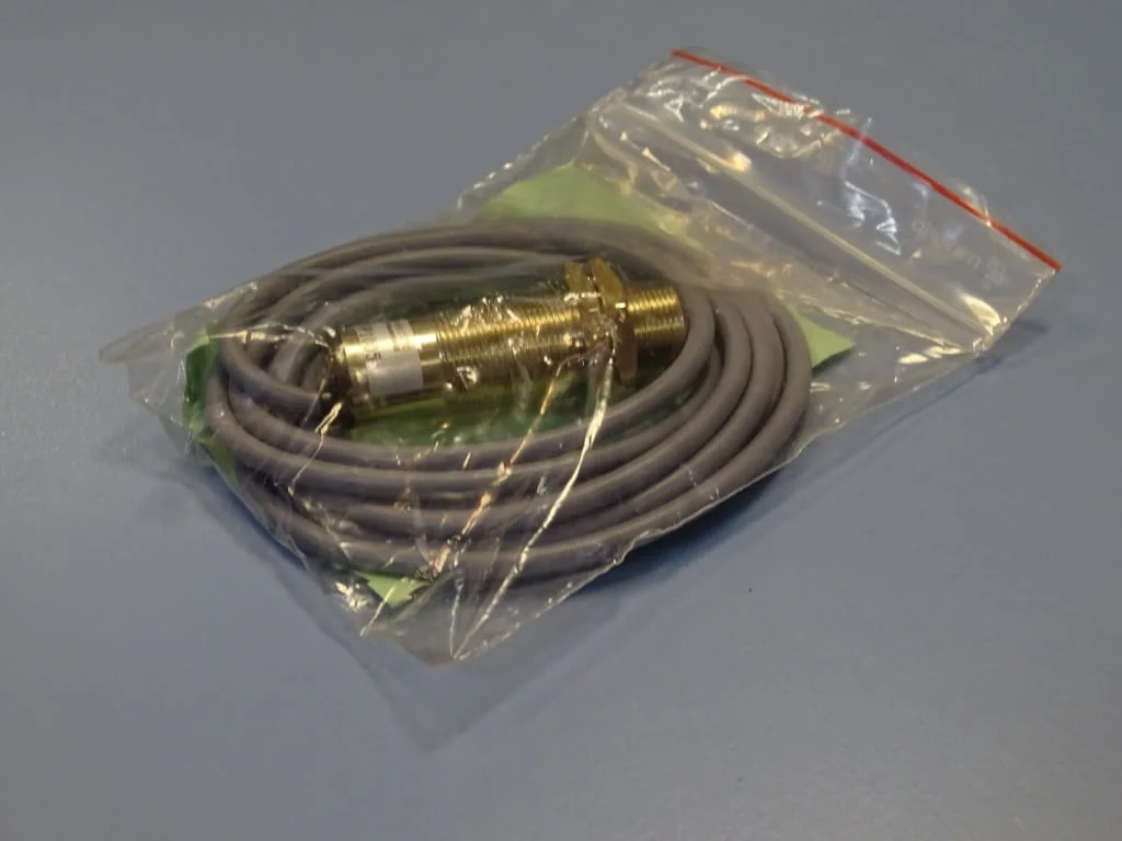 Индуктивен датчик Baumer Electric FZAM 12P 1005 inductive sensor