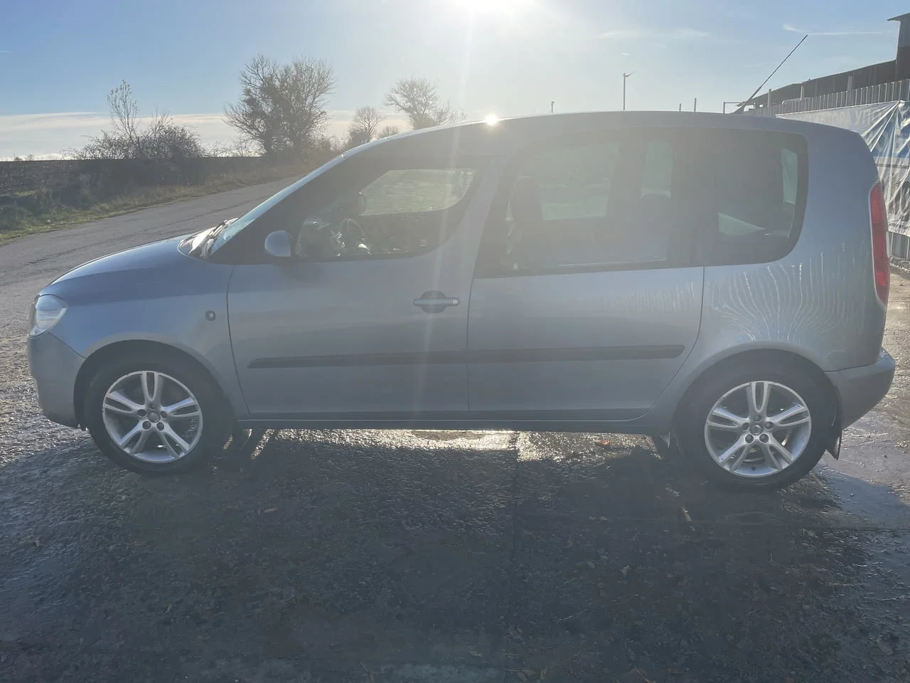 Skoda Roomster 1.6i, 105 кс., автоматик, панорама, парктроник, 142 000 км. реални километри, обслуже — снимка 3