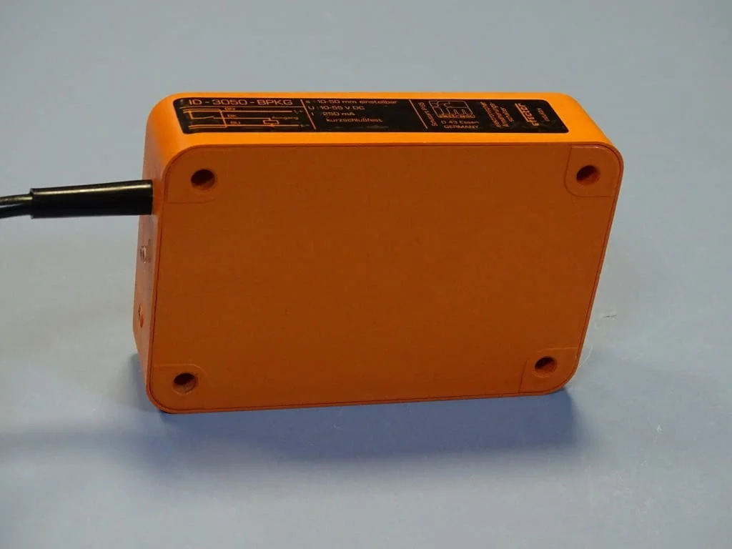 Индуктивен сензор EFECTOR ID-3050-BPKG inductive sensor 250mA — снимка 6
