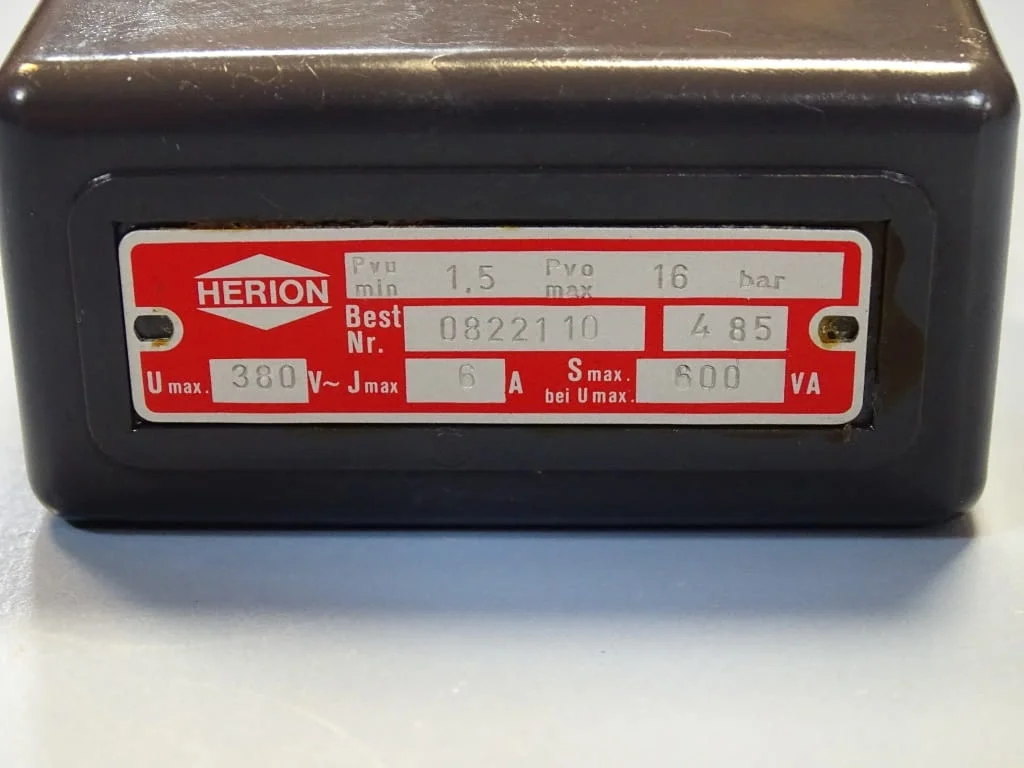 Пресостат за налягане HERION 0822110 pneumatic control pressure switch 380VAC G1/4 — снимка 2