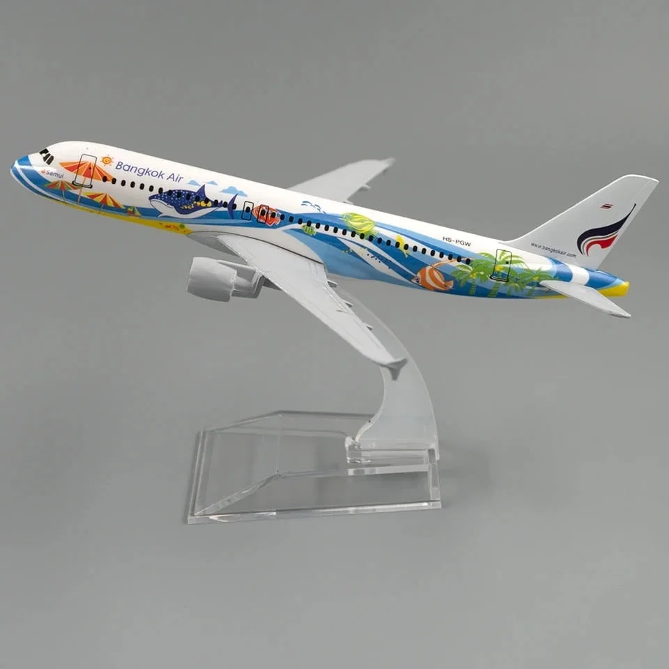 Еърбъс 320 самолет модел макет Bangkok Air метален A320 пътнически лайнер рибки океан море острови л