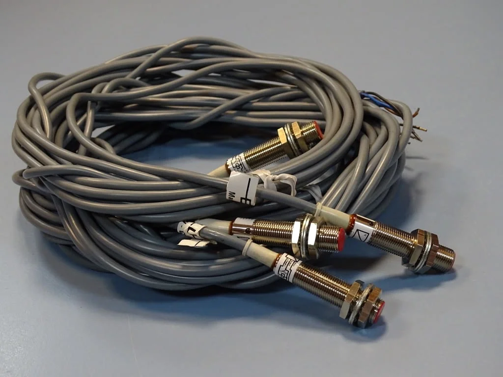 Индуктивен датчик Balluff BES516-329DOL-5-486LJ proximity switch 10-30VDC — снимка 9